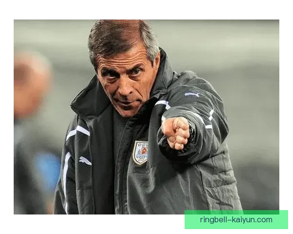 塔瓦雷斯在球队管理中展现出持续提升的领导能力与决策水平